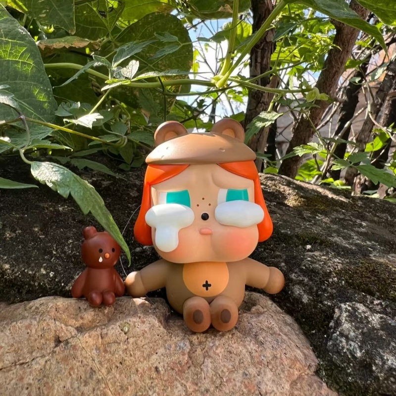 Woodworking Tv - POP MART Crybaby Orman Macerası Ormanda